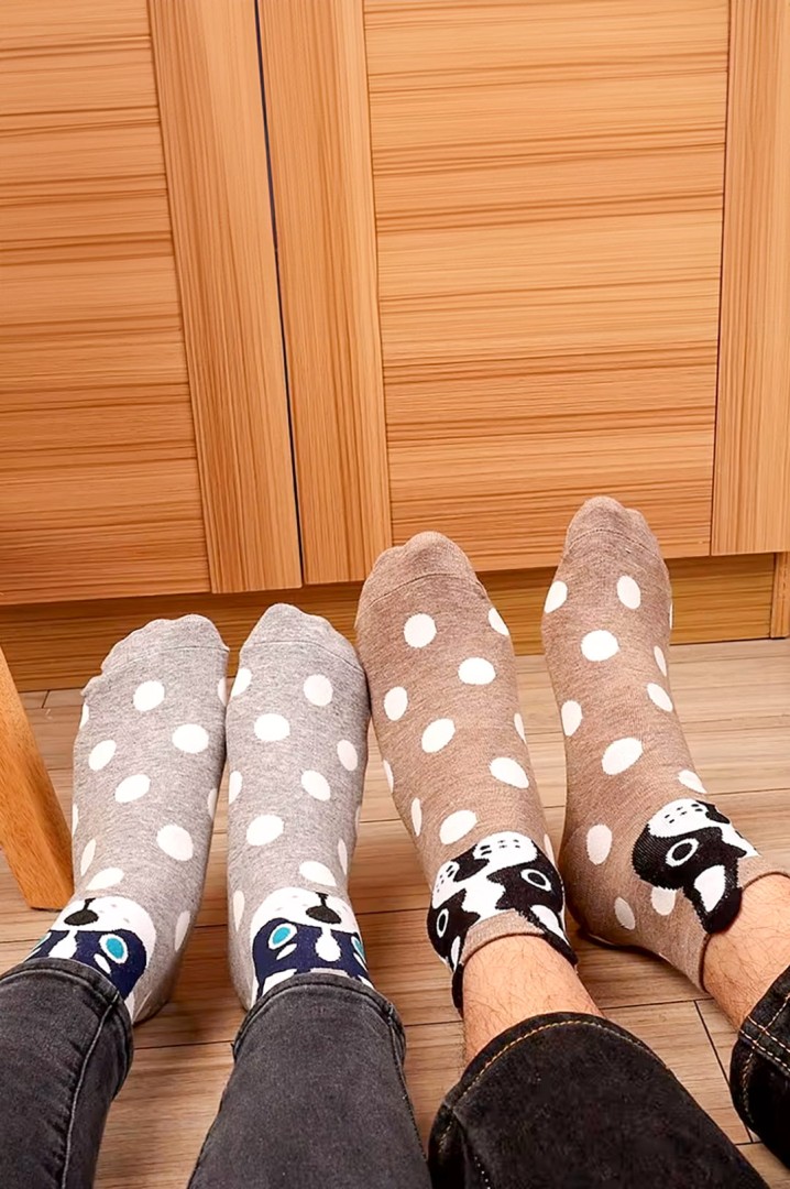 Dámské ponožky s puntíky a psím plemenem